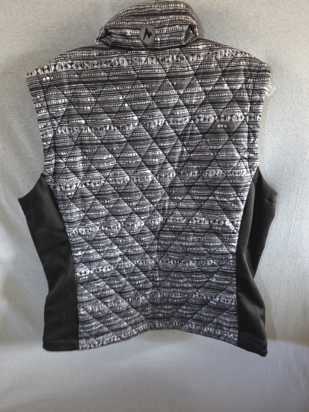 Marmot Quilted Sleeveless Vest in Black and Gray Pattern - Picture 4 of 8